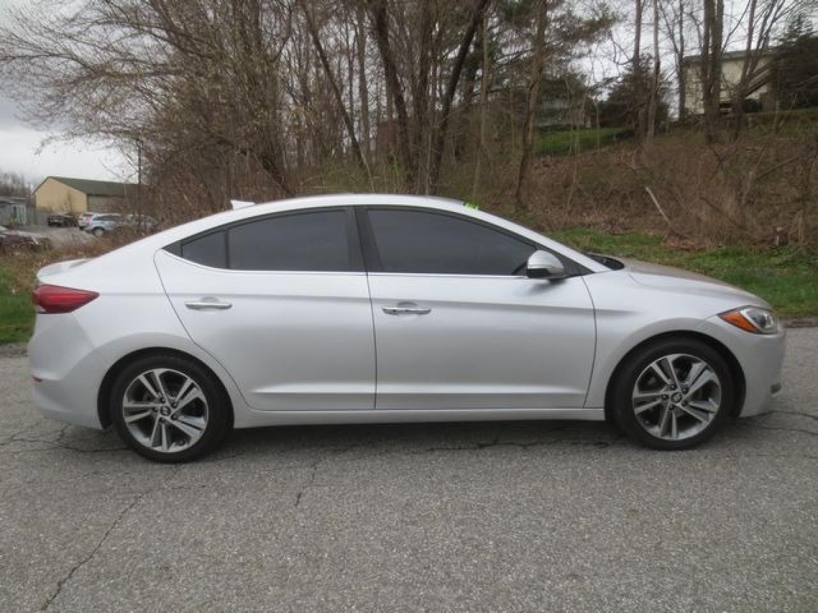 2017 Silver /GRAY Hyundai Elantra Limited (KMHD84LF6HU) with an 1.8 L 4-cylinder DOHC 16V engine, Automatic transmission, located at 270 US Route 6, Mahopac, NY, 10541, (845) 621-0895, 41.349022, -73.755280 - Photo #11